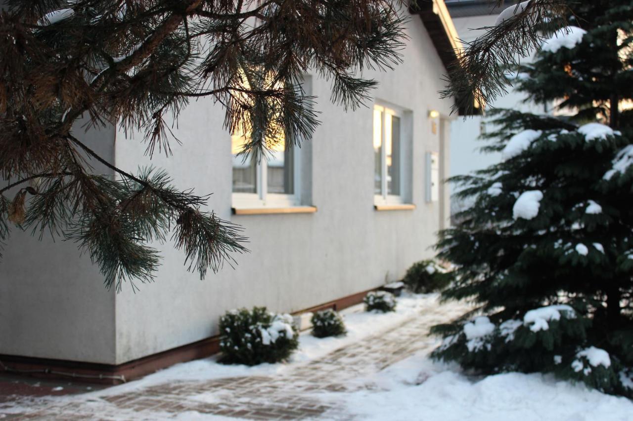 Dom Chotomów Apartamento Exterior foto